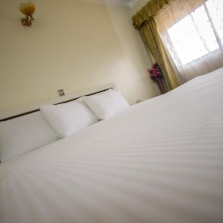 Alfa Hotel Munyonyo Kampala Buitenkant foto