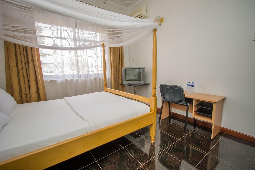 Alfa Hotel Munyonyo Kampala Buitenkant foto
