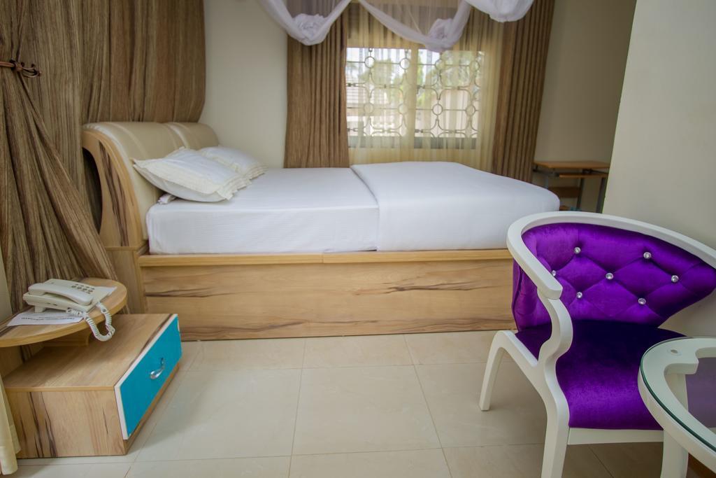 Alfa Hotel Munyonyo Kampala Buitenkant foto
