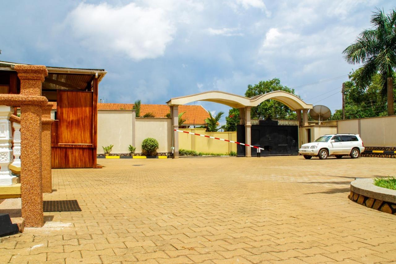 Alfa Hotel Munyonyo Kampala Buitenkant foto